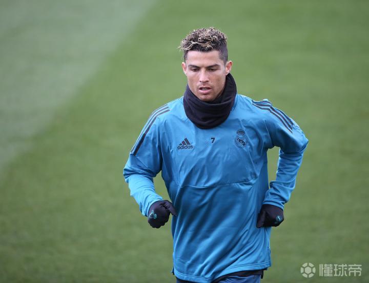 欧冠倒计时，上海久事今晨迎来里程碑，细节引发关注，媒体盛赞，医务组通报恢复的简单介绍